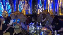 Kéo nhau đi hát karaoke, sử dụng ma túy bất chấp quy định phòng dịch
