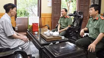 Thăm và tặng quà nguyên lãnh đạo chủ chốt của tỉnh Yên Bái