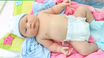 Bé trai cân nặng 5,2kg chào đời