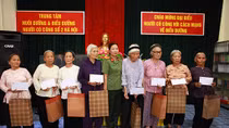 Hội phụ nữ Học viện ANND thăm và tặng quà Mẹ Việt Nam anh hùng