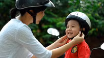 Nghiên cứu sửa quy định về độ tuổi bắt buộc đội mũ bảo hiểm