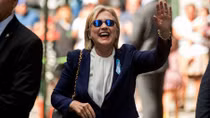 Cú ngã “nguy hiểm” của bà Hillary Clinton