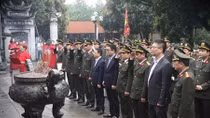Dâng hương tưởng niệm và phát động trồng cây tại Đền thờ Hai Bà Trưng