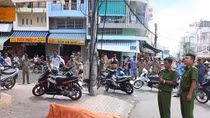 Bất ngờ chứng kiến người đàn ông gục chết trên vỉa hè