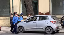 Hà Nội quyết liệt xử lý ô tô cá nhân dừng, đỗ sai quy định