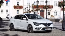 Biến thể sedan của Renault Megane 2017 thách đấu Mazda3