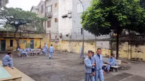 Bài 2: Một ngày ở Bệnh viện Tâm thần Hà Nội