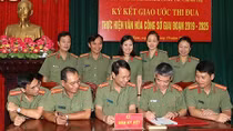 Ký kết giao ước thi đua thực hiện văn hoá công sở