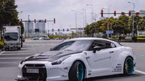 Thợ Việt độ Liberty Walk cho siêu xe Nissan GT-R cực “chất”
