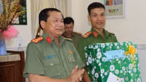 Công an Cần Thơ, Trà Vinh trao nhà nghĩa tình đồng đội, mái ấm tình thương
