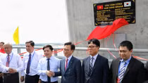 Thông xe cầu Vàm Cống bắc qua sông Hậu
