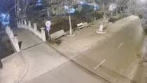 Người đàn ông tẩm xăng lên người tự thiêu lúc rạng sáng