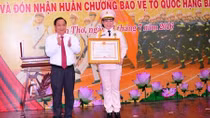 Cảnh sát PCCC TP Cần Thơ đón nhận Huân chương Bảo vệ Tổ quốc Hạng Ba