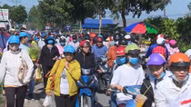 Hàng ngàn du khách đổ về Sa Đéc ngắm hoa, chụp ảnh
