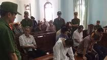 Hoãn phiên toà xét xử băng trộm lớn nhất miền Tây