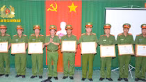 Trao khen cho 145 tập thể, cá nhân khám phá chuyên án cướp ngân hàng