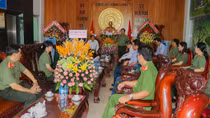 Lãnh đạo tỉnh Vĩnh Long chúc mừng 75 năm Ngày truyền thống lực lượng CAND
