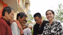 Mang thêm yêu thương đến với người nghèo Hà Tiên