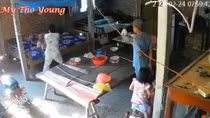 Làm rõ vụ con dâu bạo hành mẹ già 88 tuổi 