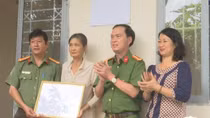 Công an TP Cần Thơ tặng nhà Đại đoàn kết tại huyện Cờ Đỏ