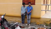 Hai thanh niên bắt trộm chó, kiếm tiền triệu mỗi đêm
