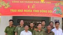 Công an TP Cần Thơ trao nhà nghĩa tình đồng đội