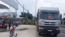 Nghi án dùng súng khống chế cướp hơn 27 tấn đậu nành