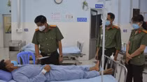 Truy tìm 2 kẻ trộm chó cầm chĩa đâm dân phòng