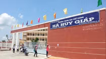Học sinh bất ngờ nhảy lầu dẫn đến tử vong