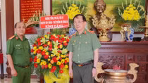 Thứ trưởng Nguyễn Văn Thành thắp hương tưởng niệm Giáo sư, viện sĩ Trần Đại Nghĩa