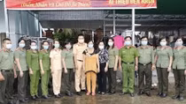 Công an TP Cần Thơ trao quà hỗ trợ người dân có hoàn cảnh khó khăn