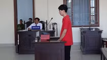 Kế toán Trạm thu phí T1 mang tiền doanh thu đi đánh bạc