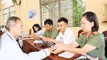 Công an Trà Vinh khám bệnh, cấp thuốc miễn phí cho người nghèo