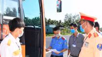 Nam thanh niên ho, sốt trên xe khách được được đến bệnh viện xét nghiệm