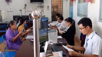 Chấn chỉnh công chức rời trụ sở uống cà phê trong giờ làm việc