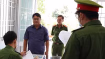 Bắt tạm giam cựu giám đốc, phó giám đốc ngân hàng