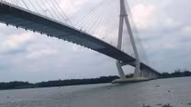 Hai thanh niên nhảy cầu Cần Thơ tự vẫn