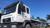 Truy bắt xe đầu kéo do tài xế vi phạm giao thông bỏ chạy