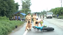 Hai xe môtô đối đầu, một người chết