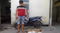 Trộm chó ghé đổ xăng xe thì bị "tóm"
