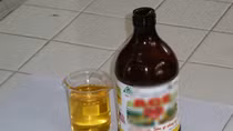 Buồn chồng ly hôn, nữ giáo viên cho con uống thuốc diệt cỏ
