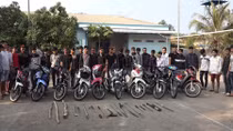  33 thanh niên mang súng, mã tấu giải quyết mâu thuẫn