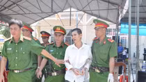 Tử hình kẻ sát hại vợ hờ vì... mặc chiếc quần lạ