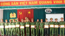 Công an Trà Vinh trao khen 14 cán bộ, chiến sĩ Công an quận Thốt Nốt