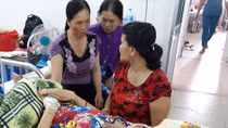 Người phụ nữ đeo vàng bị sét đánh bất tỉnh 