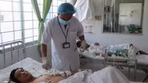 Cứu sống bệnh nhân có vết thương bằng kéo gây thủng tim