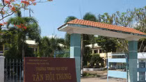 Nhóm 7 học sinh bị kỷ luật vì đánh hội đồng bạn học cùng trường