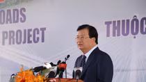 Phó Thủ tướng Trịnh Đình Dũng cắt băng khánh thành cầu Cao Lãnh