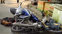 Hai tên trộm chó bỏ lại xe Exciter tẩu thoát