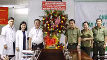 Công an TP Cần Thơ chúc mừng ngày thầy thuốc Việt Nam